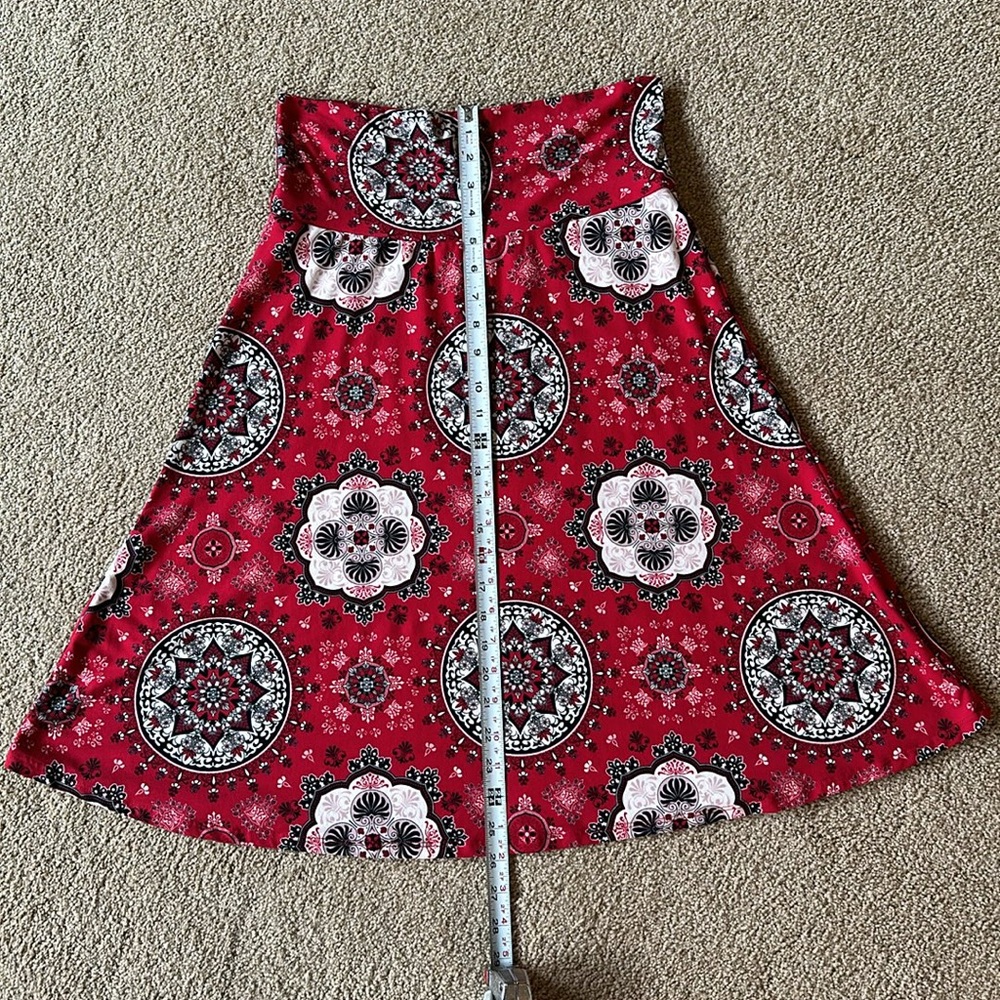3/$15. Colette Skirt Stretchy Pretty Red Black Comfy Travel Work Summer Sz Med - Picture 3 of 5